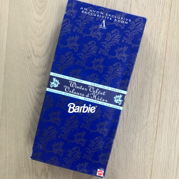 Winter Velvet collectible Barbie, vintage ‘90s - Picture 2 of 2